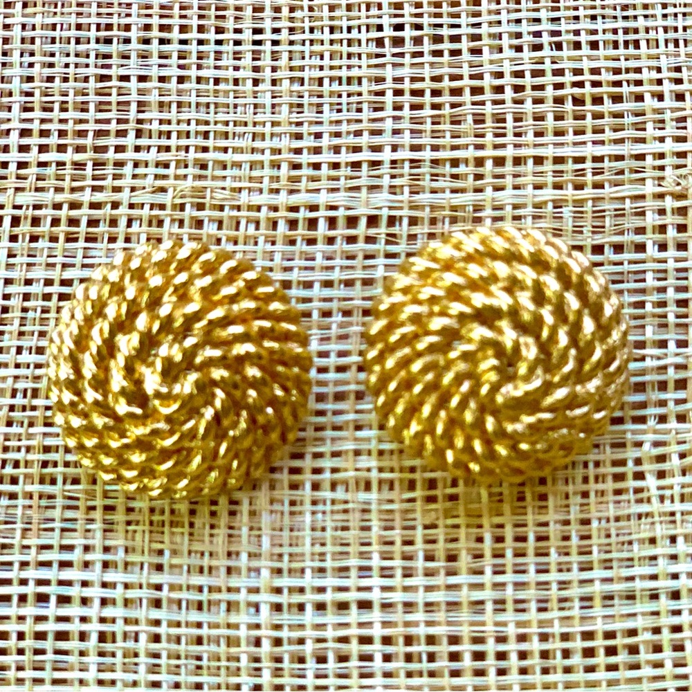 vintage gold tone rope dome post earrings